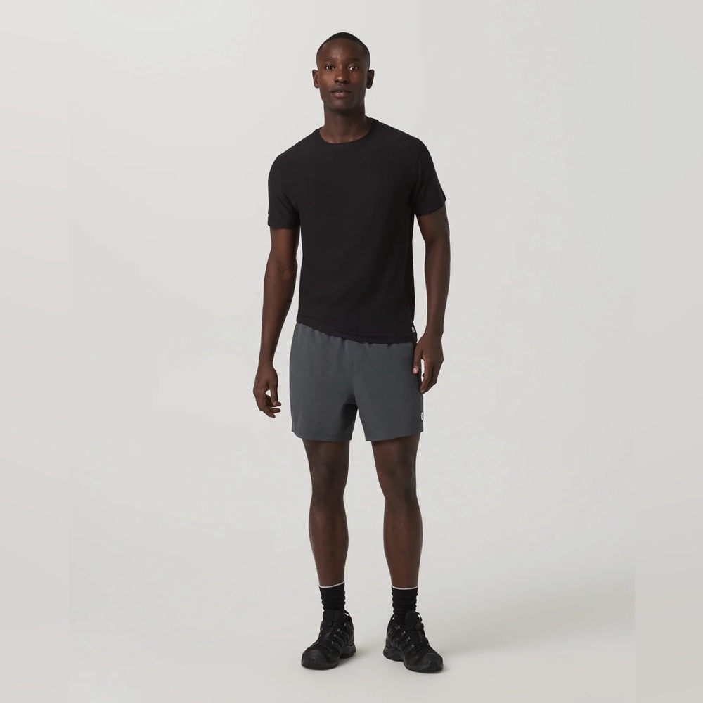 Men's Vuori Strato Tech Tee- Black - Picture 5 of 9